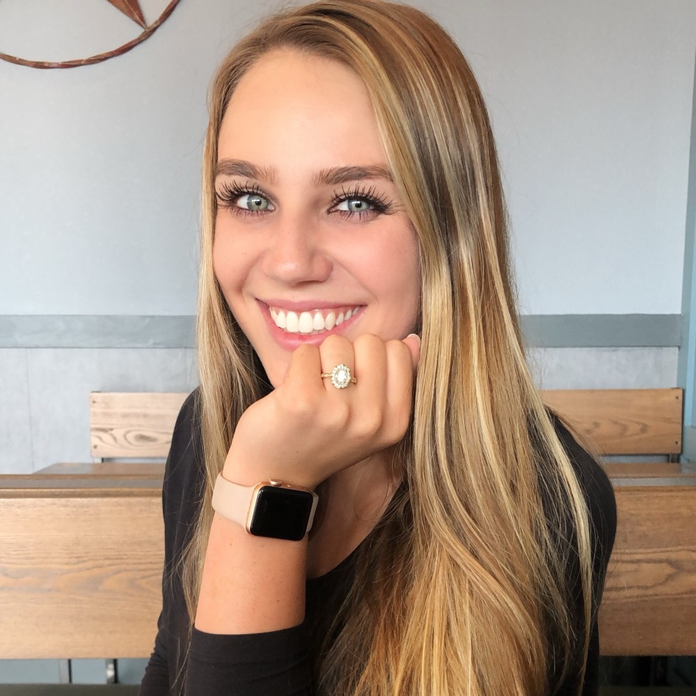 Meet your Posher, Alexis